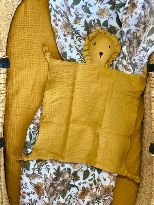 Lion Comforter - Leon in Mustard